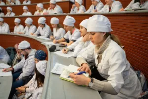 «Остаются только 15–30%»: эксперт рассказала о дефиците ветврачей и привлечении новых кадров в отрасль